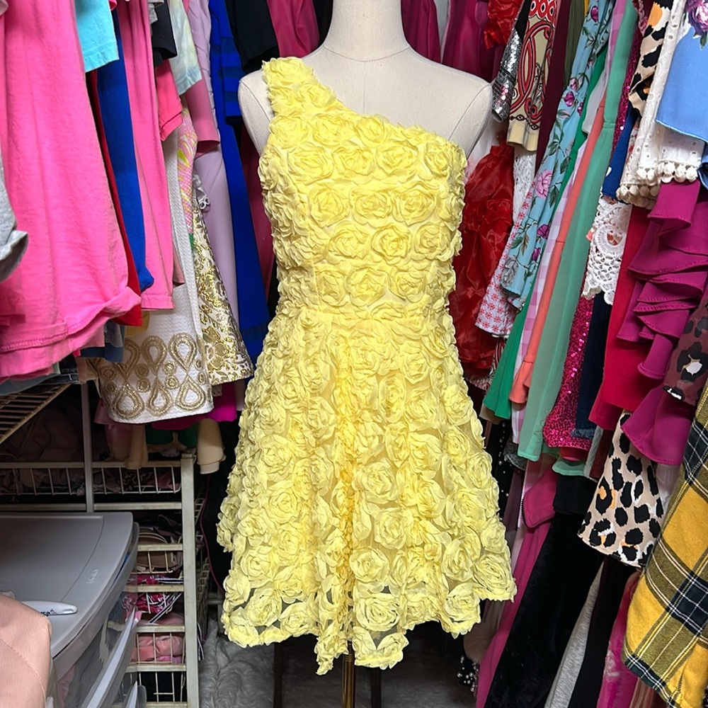 Yellow dress